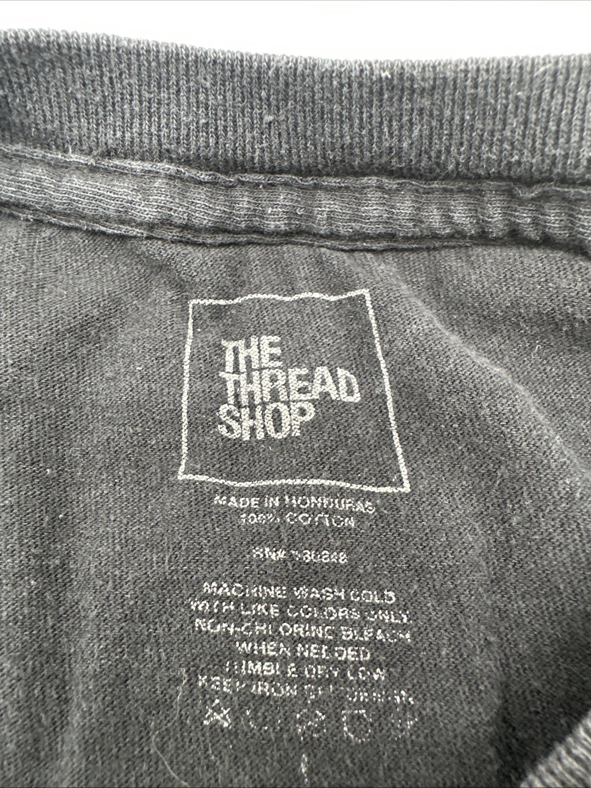 The Thread Shop T-Shirt Men Large Graphic Print Black ..#28264 gallery