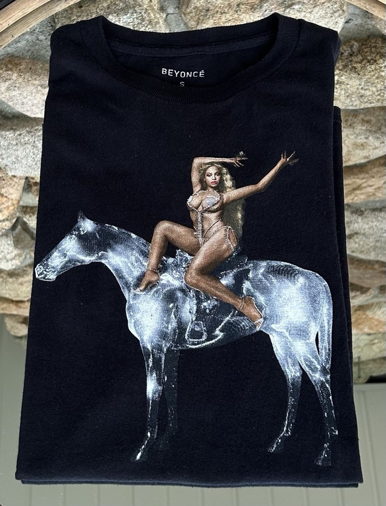 Beyonce Renaissance Horse Pose 3 Limited Edition Black T-Shirt Unisex Small