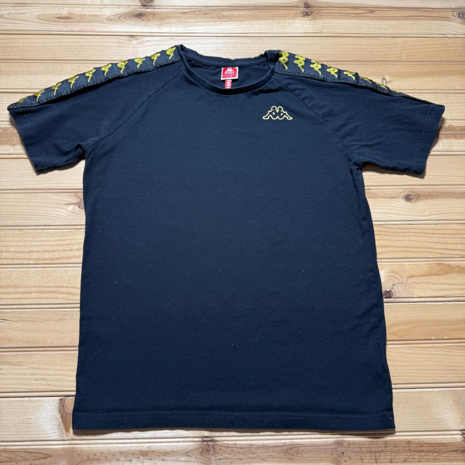 Kappa Banda Omini Logo Taped Sleeves Slim Fit Streetwear Urban T-Shirt – Small