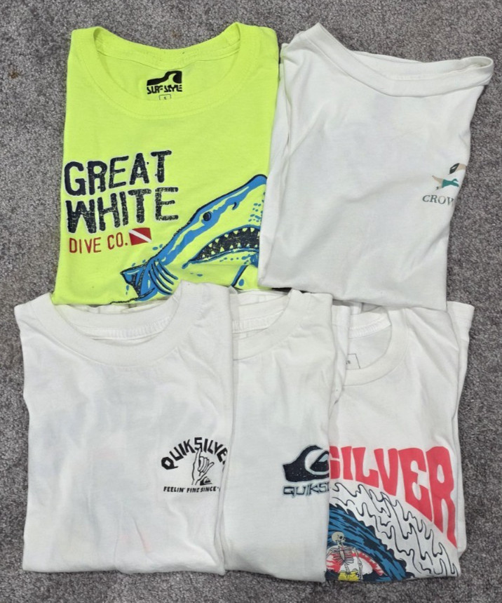 Lot of 5 Boys T shirts – 3 Quick Silver, 1 Great White Dive Co., 1 Crown & Ivy-S