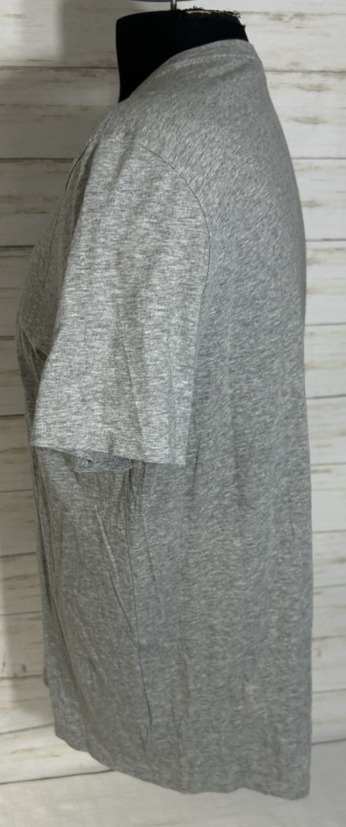 Vince V-Neck T-Shirt Gray Peruvian 100% Cotton Men’s Size LARGE gallery