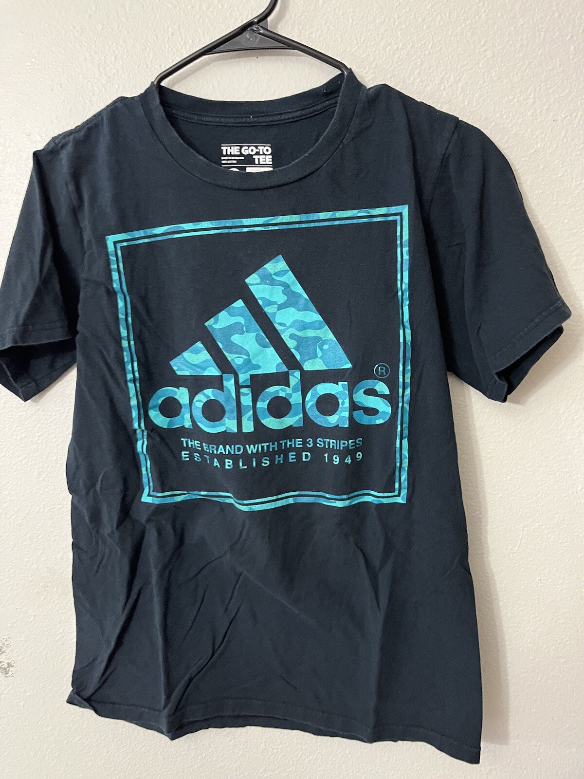 Mens Adidas "The Go-To Tee" Black Logo Short Sleeve Shirt Small gallery