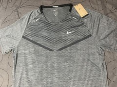 NIKE TECH KNIT RUNNING #010 H. GRAY’S & BLACK DRI-FIT ADV SHIRT SIZE 2XL MEN $80