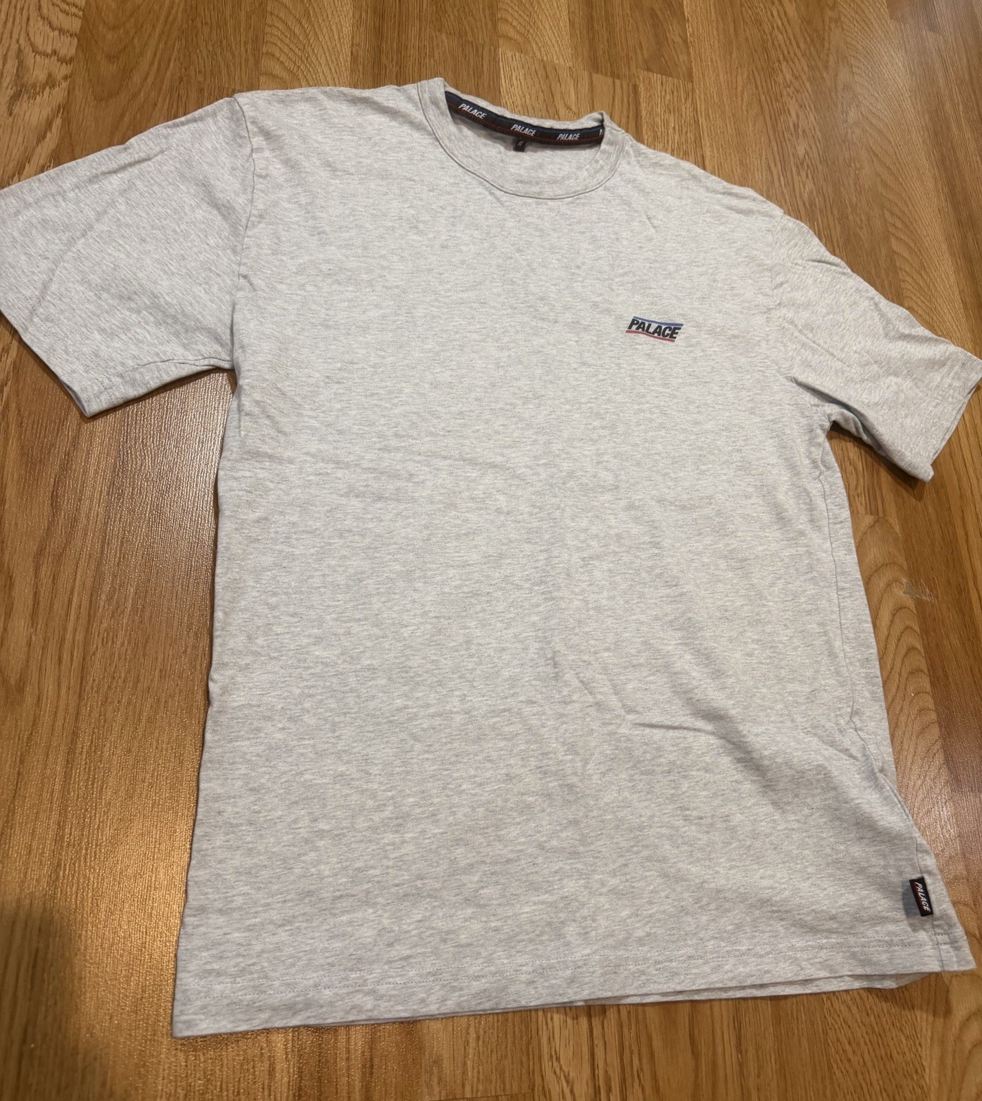 Men’s Palace Skateboards Gray Spellout Logo Basically A T Shirt Medium Preowned gallery