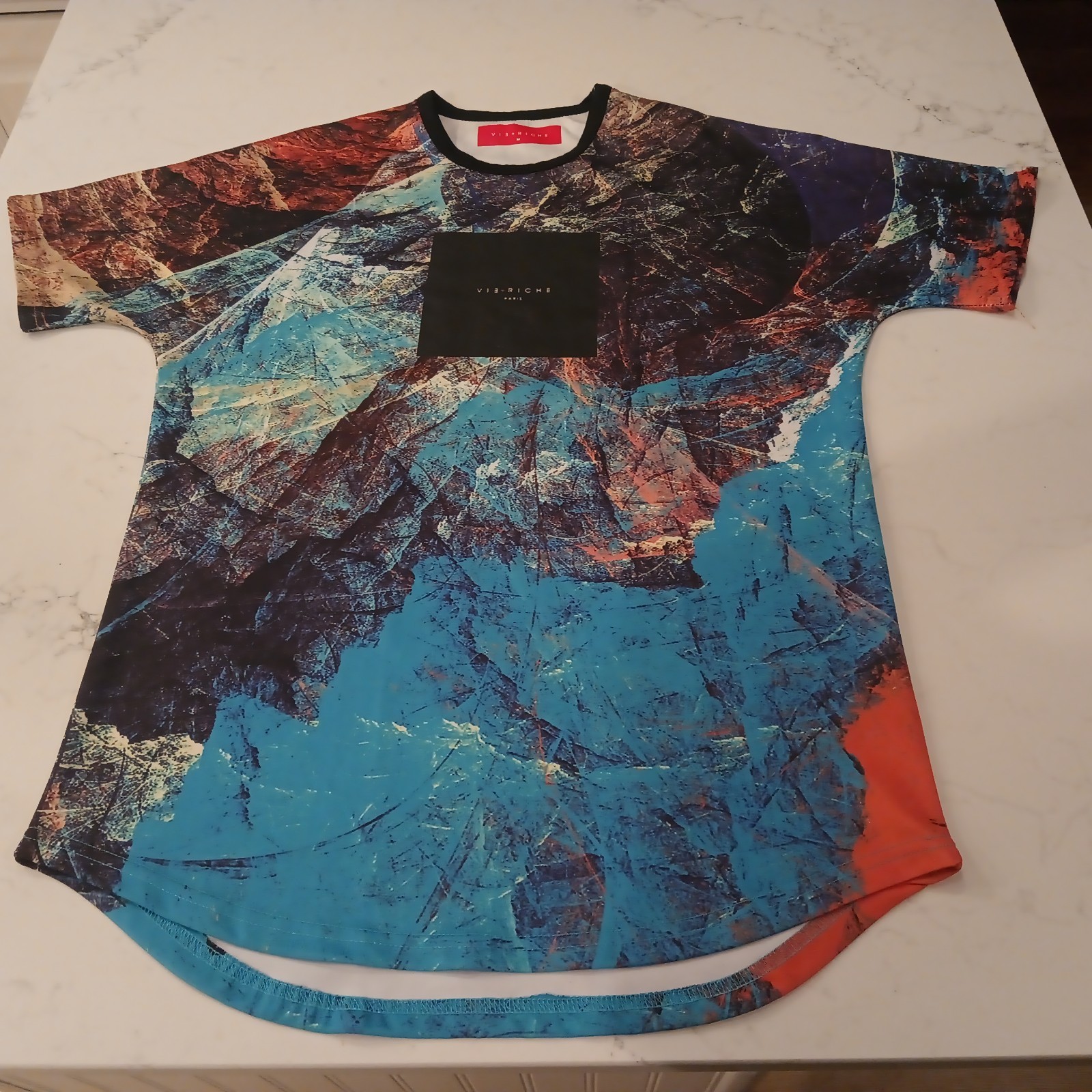 Vie + Riche Paris Abstract Color Camo Print Polyester T-Shirt Size Medium mlm