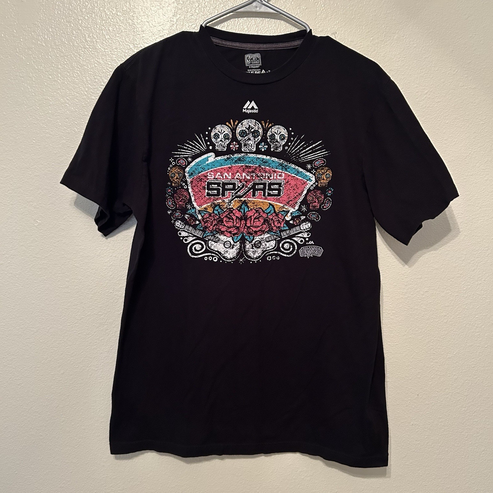Majestic San Antonio Spurs Dia De Los Muertos Shirt Large Roses Guitar BG8 gallery