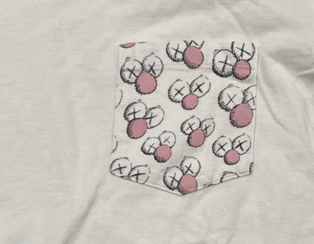 Uniqlo x Kaws Pocket T Shirt Men’s Large White Cotton gallery