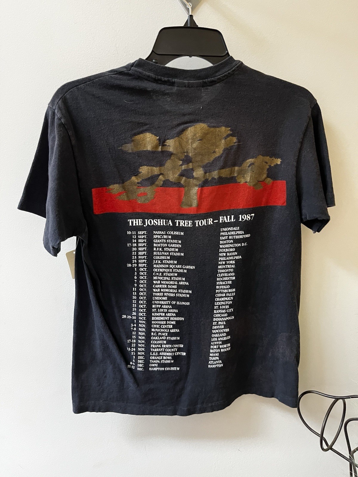 1987 U2 Band Tee - The Joshua Tree Tour / Men’s M gallery