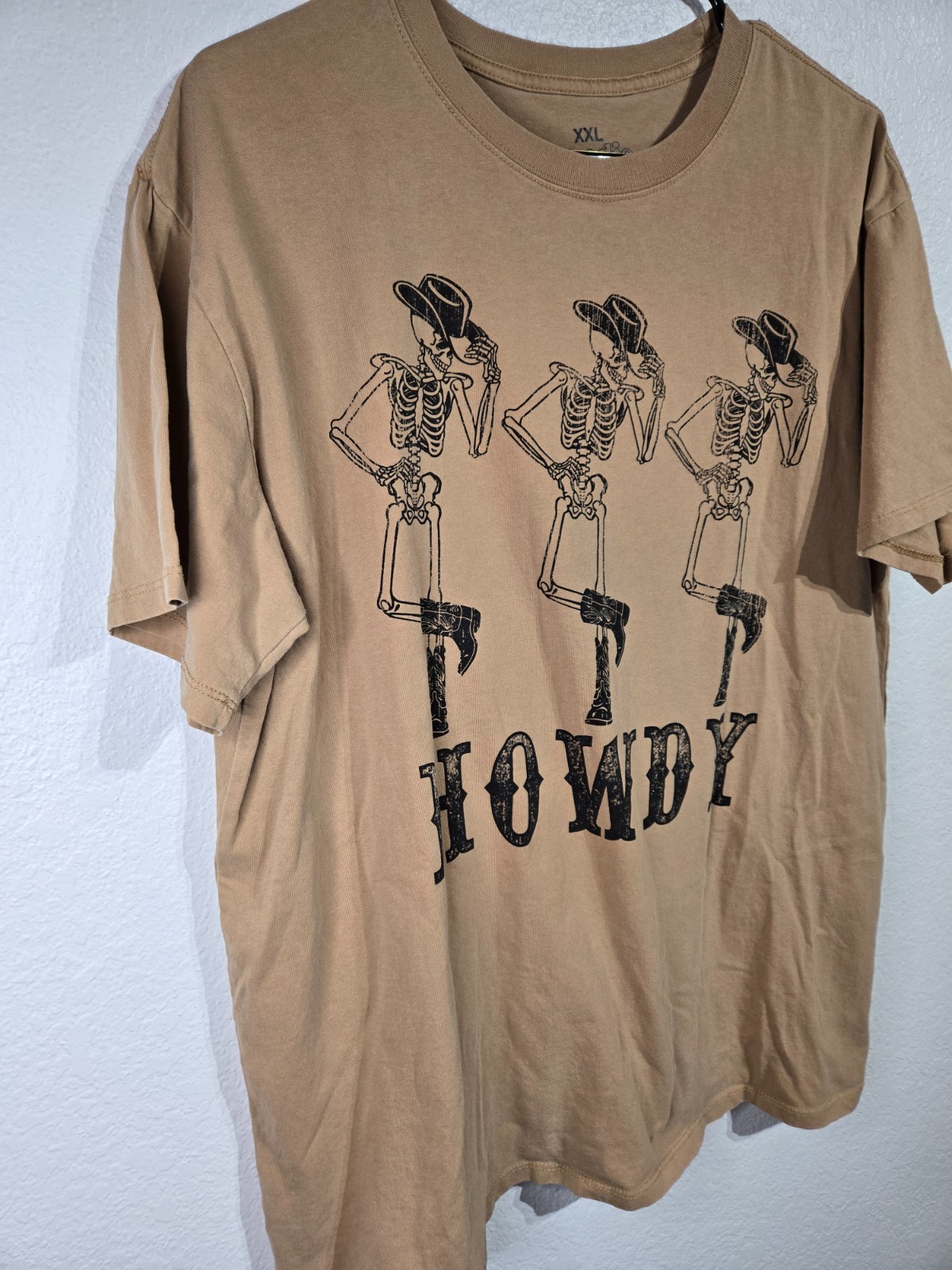 Goodie Two Sleeves T-Shirt Mens Size 2XL Brown Howdy Cowboy Boots Skeleton Tee gallery
