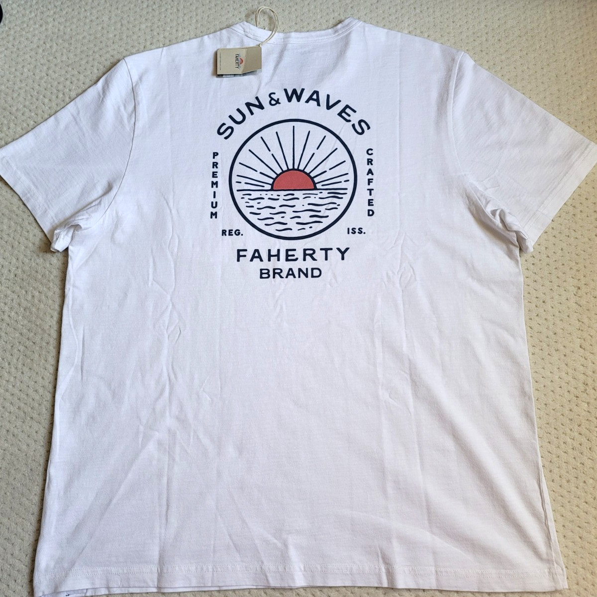 NWT FAHERTY Mens Sunwashed SUN & WAVES White Graphic Pocket Tee XL MKS2532 gallery
