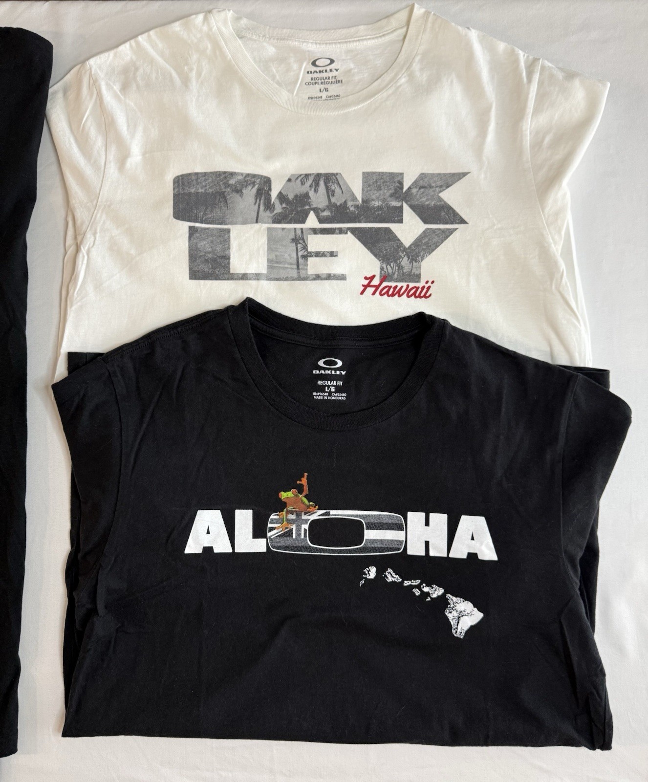 3 pack, Oakley, Hawaii T-shirts, Size Large gallery