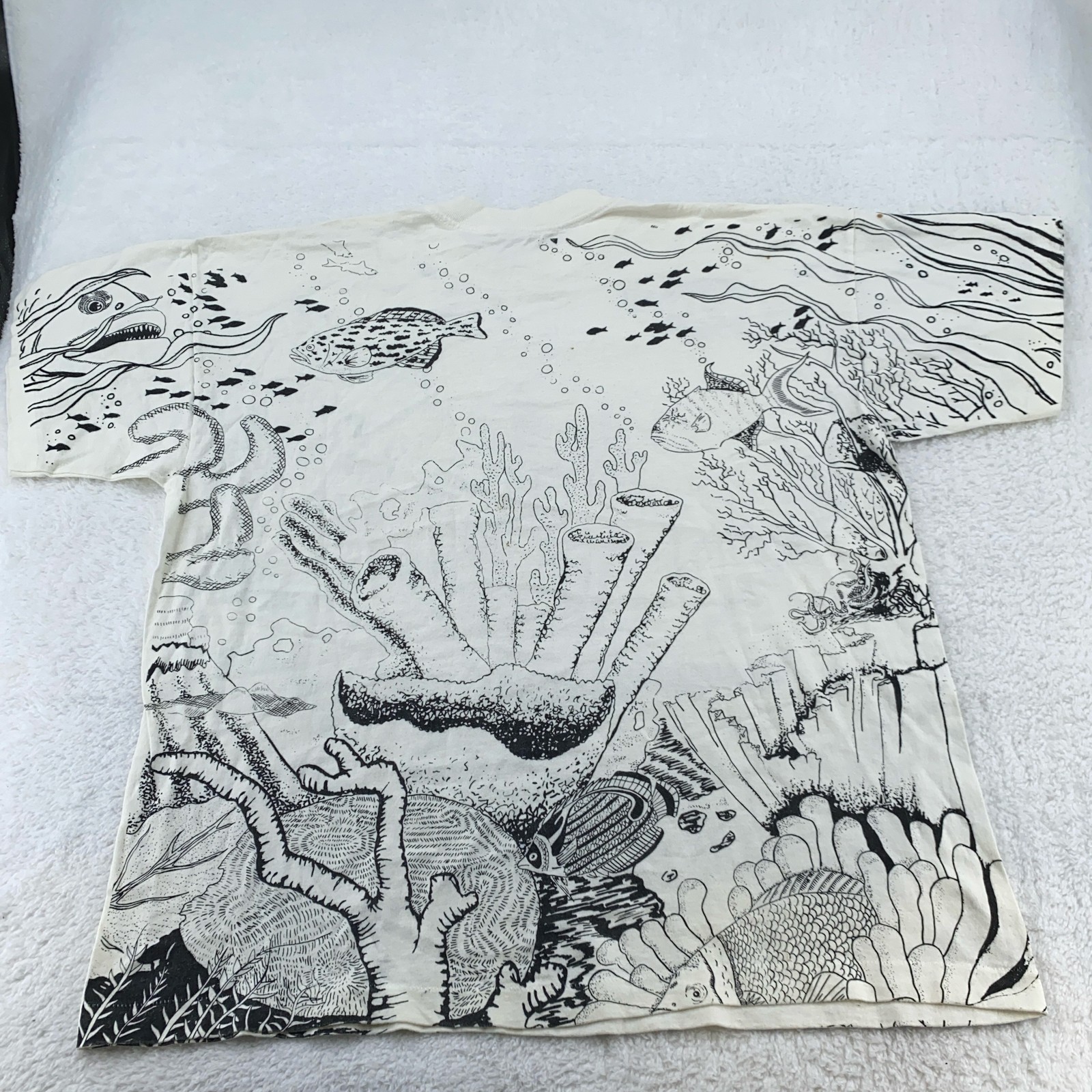 Vtg Ocean Reef All Over Print T-Shirt XL White Fish Coral Sea Life Art 90s gallery
