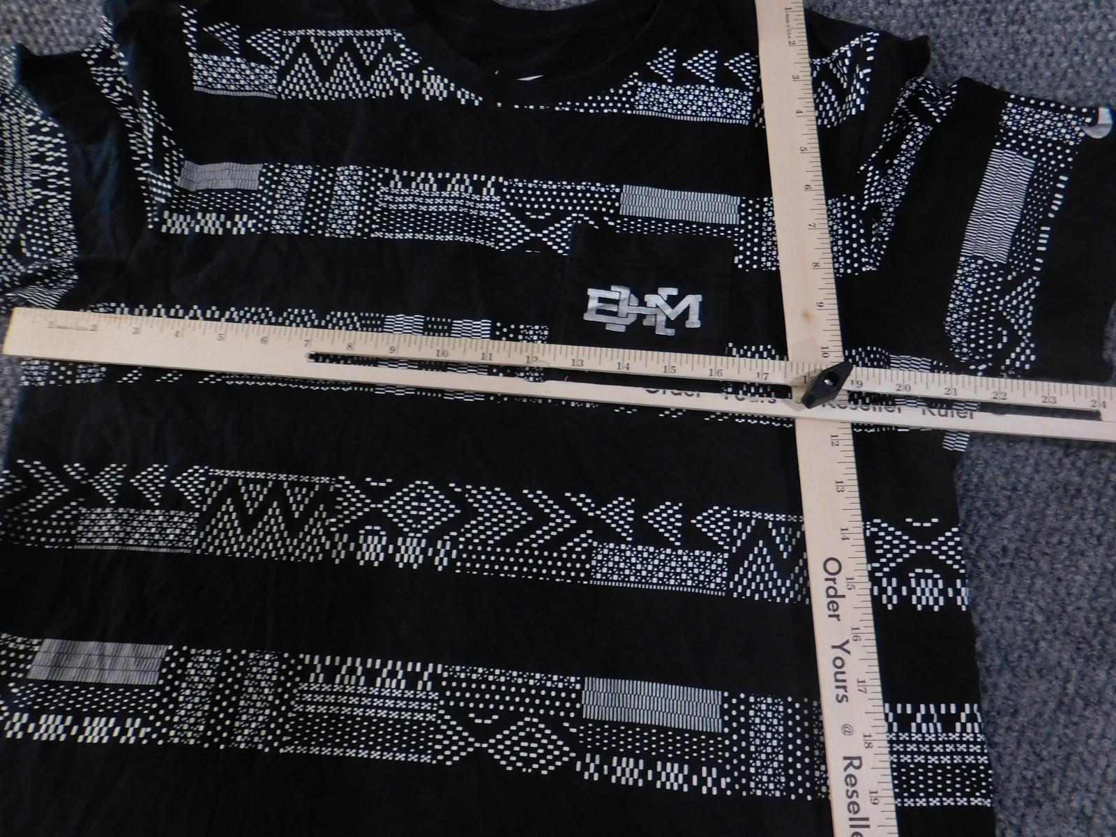Nike Shirt Mens XL Black White Geometric Pattern Athletic Tee Pocket Streetwear gallery