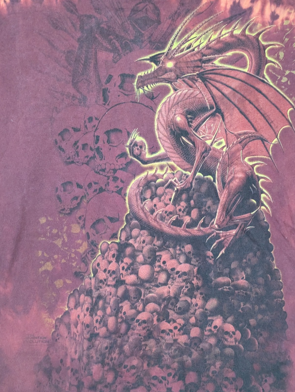 The Mountain Mens T-shirt Red Evolution Red Skull Dragon Retired Logo XL #5267