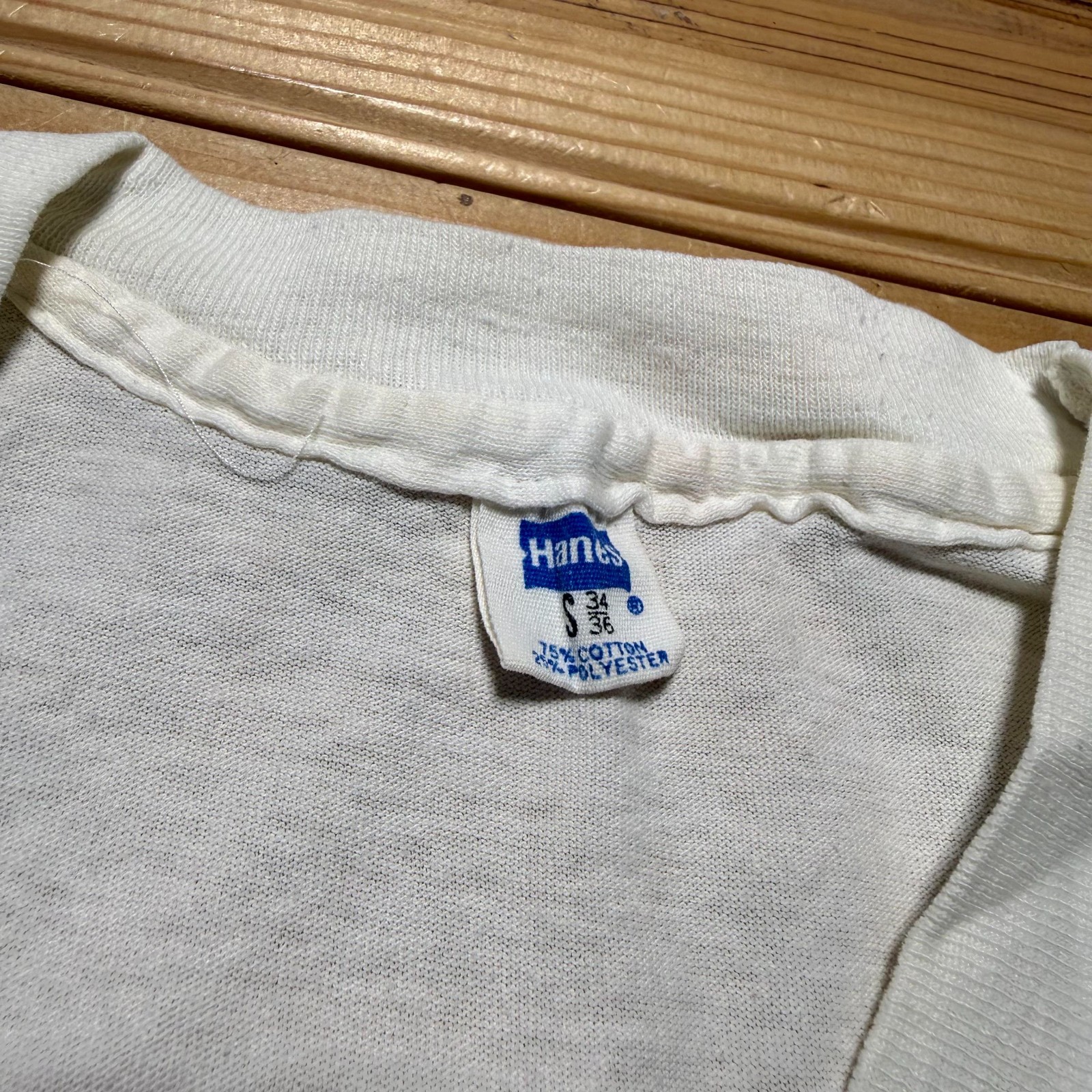 Vintage 70s Hanes Blank Minimalist Streetwear V-Neck Single Stitch T-Shirt Small gallery