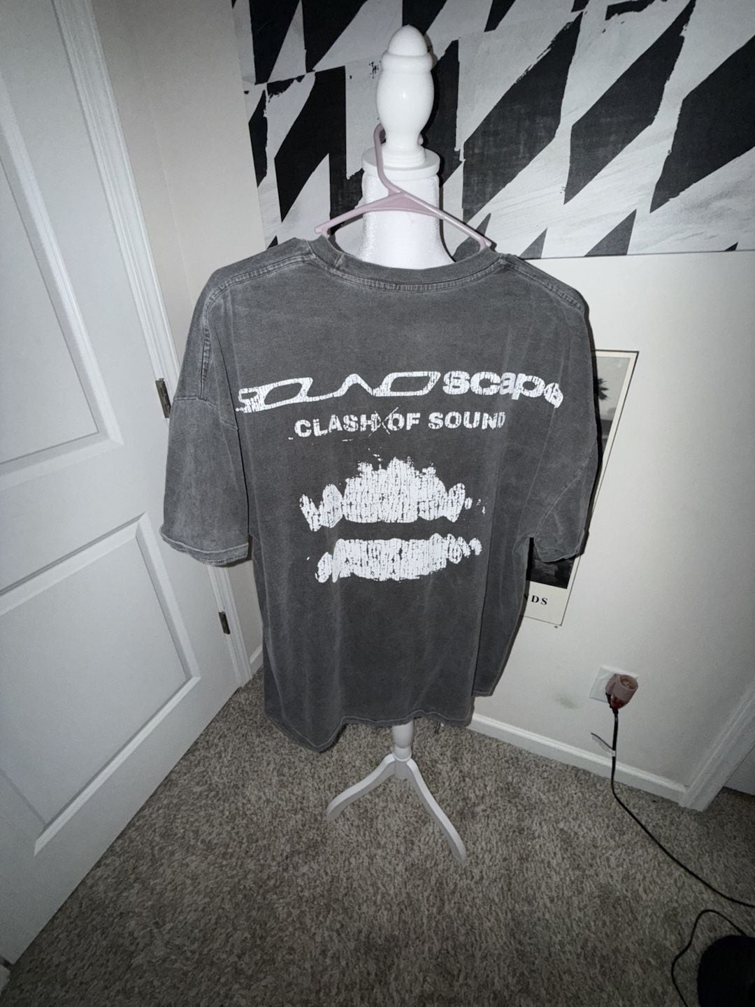 Soundscape Clash of Sound Graphic Oversized T-Shirt gallery