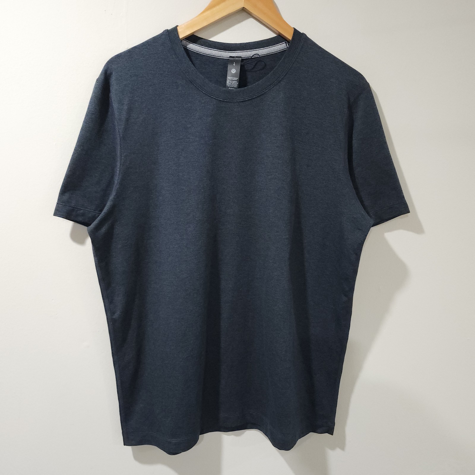 Lululemon 5 Year Basic Tee Shirt Stretch Performance Gym Exercise Athleisure gallery