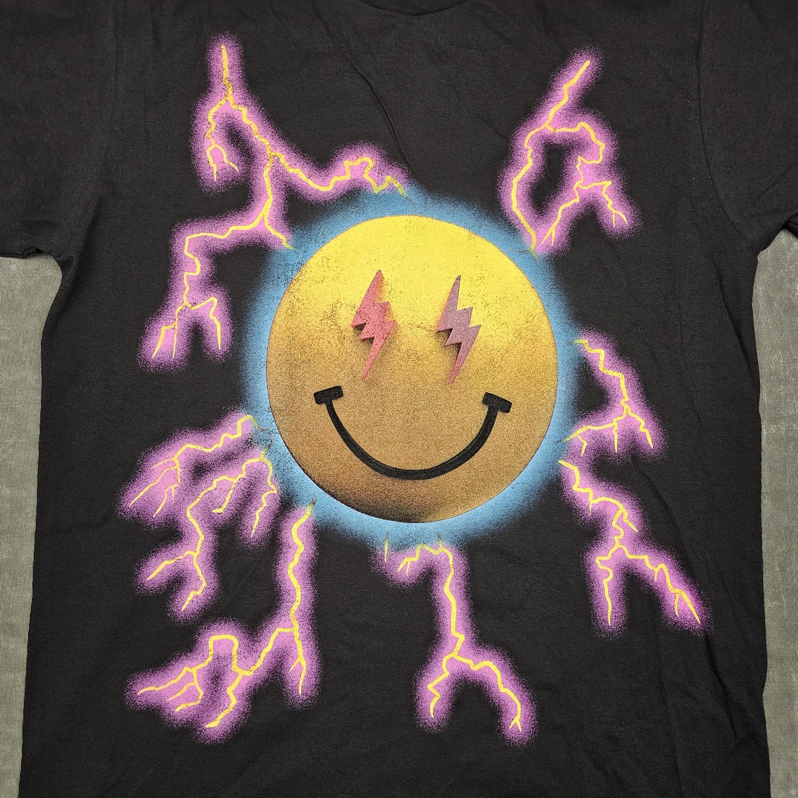 J Balvin Shirt Mens Large Black Jose Tour 2022 Lightning Smiley Graphic Tee gallery