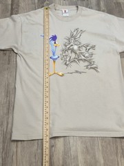 Vintage SIX FLAGS 3D Front Graphic Wile E. Coyote Road Runner T Shirt 90s