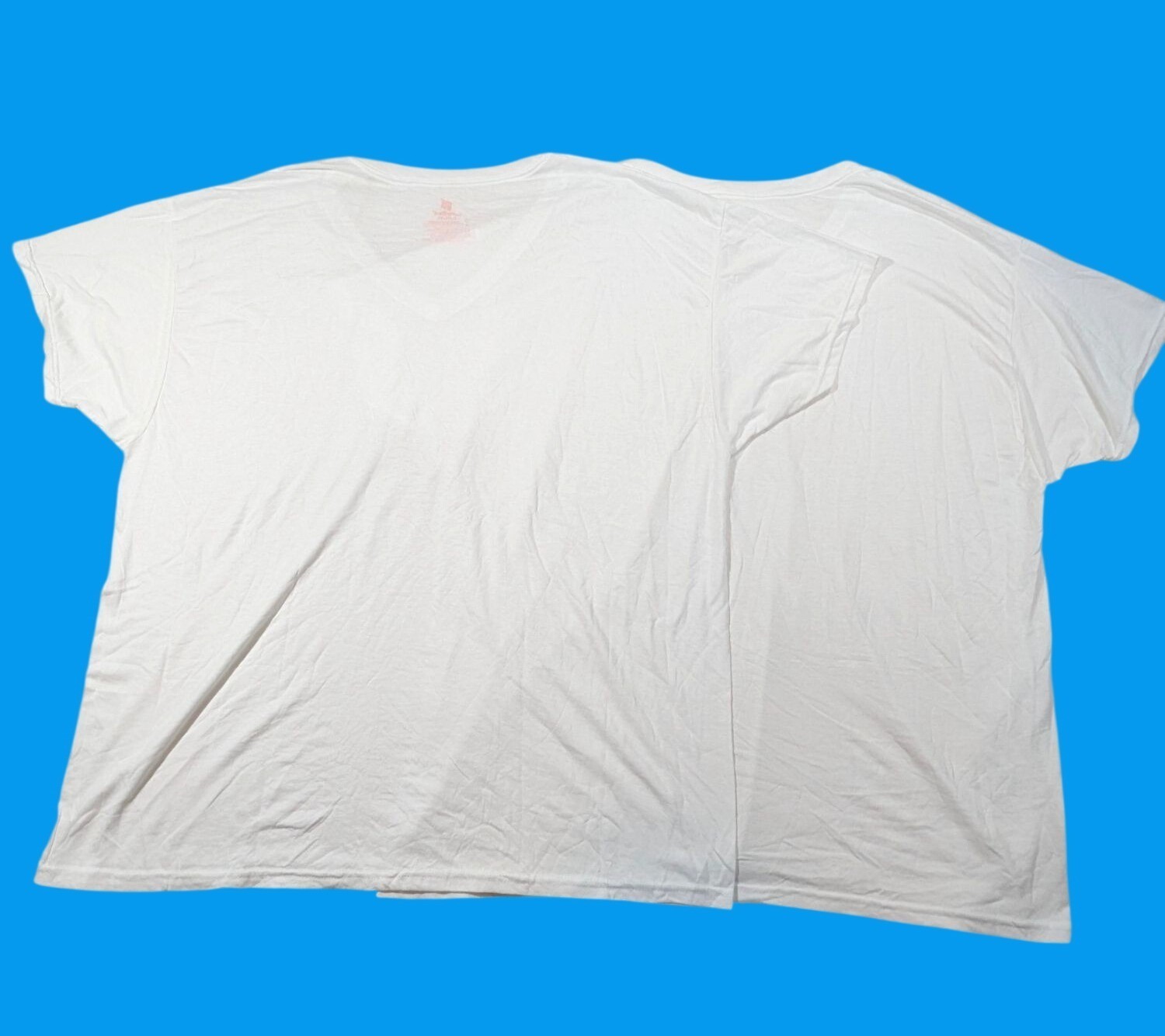 Hanes ComfortBlend Mens White V-Neck T-Shirts XL Set Of 2 Rayon/Polyester NWOT gallery