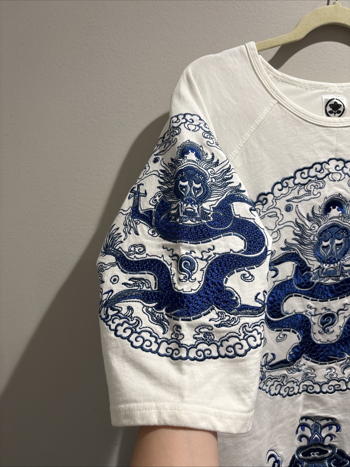 All Over Embroidered Dragon Chinese Short Sleeve Tee Size M Stunning Beautiful gallery