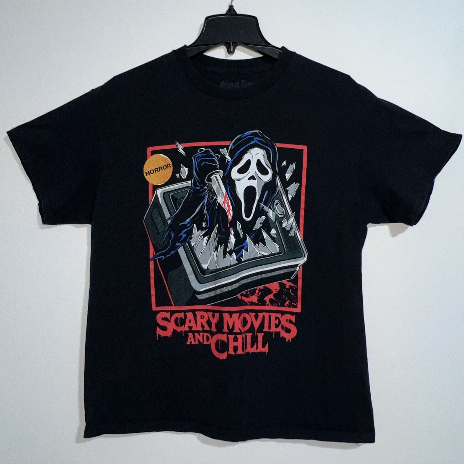 Scary Movies and Chill Horror Shirt Black Sz L Ghost Face Scream Slasher Killer gallery