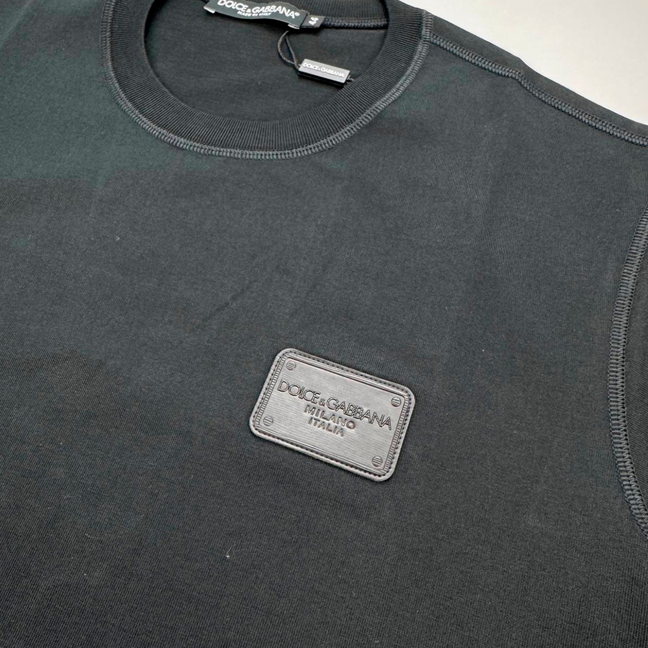 DOLCE & GABBANA Men's Branded Tag Logo Plaque Cotton Oversized T-Shirt – Black gallery