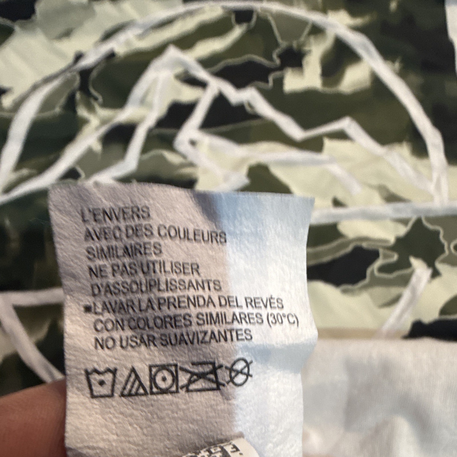 Under Armour White Graphic Camo Logo Tee Crew Neck Short Sleeve Men's L Loose gallery