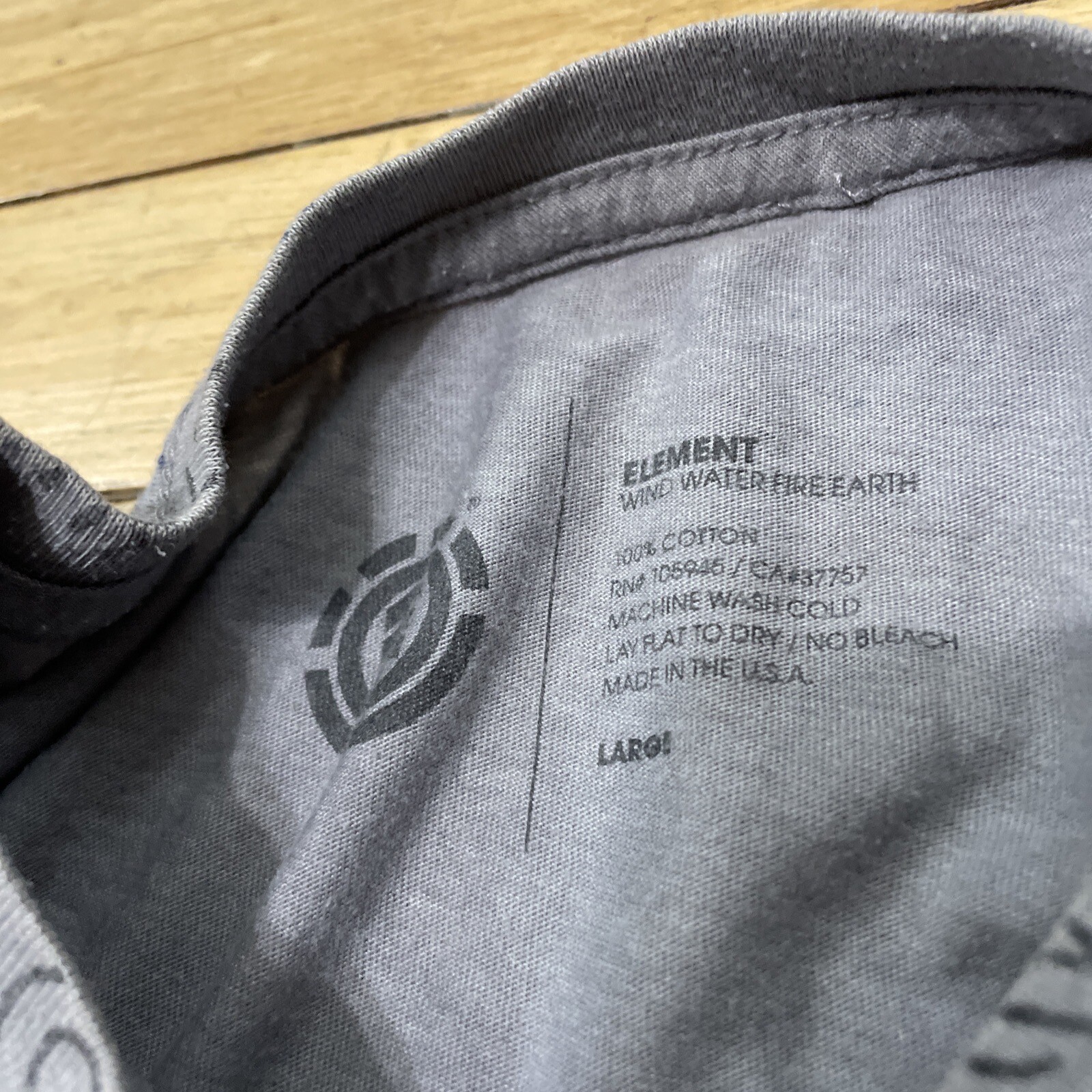 ELEMENT Shirt Men L Chevron Spellout Graphic Made USA Gray Surf Skate Tee 42" gallery