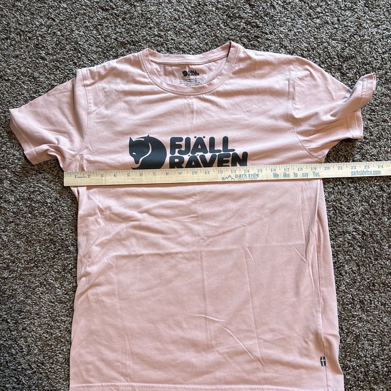 Fjall Raven Logo T Shirt Men’s Size M Dusty Rose Hiking Outdoors Cotton blend gallery
