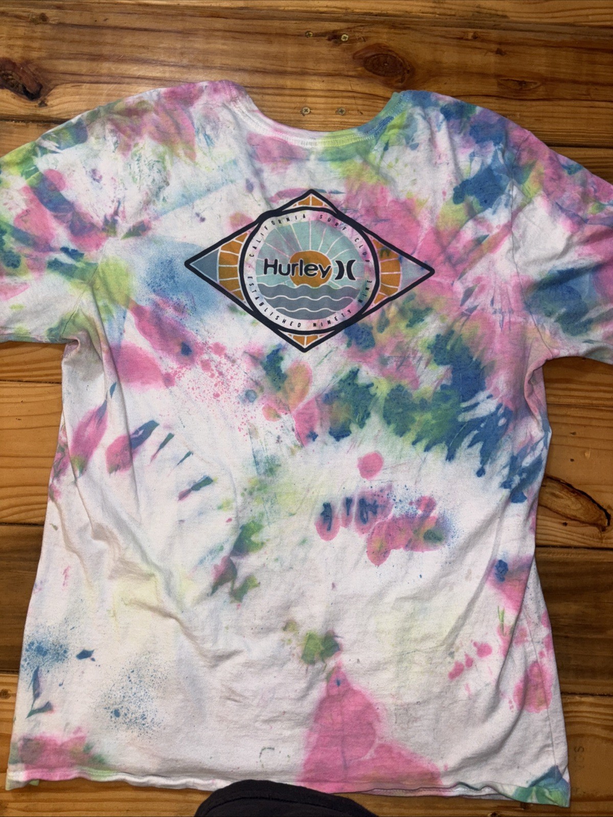 Hurley Tye-dye Unisex Size Medium T-Shirt. 100% Cotton. Fits True To Size gallery