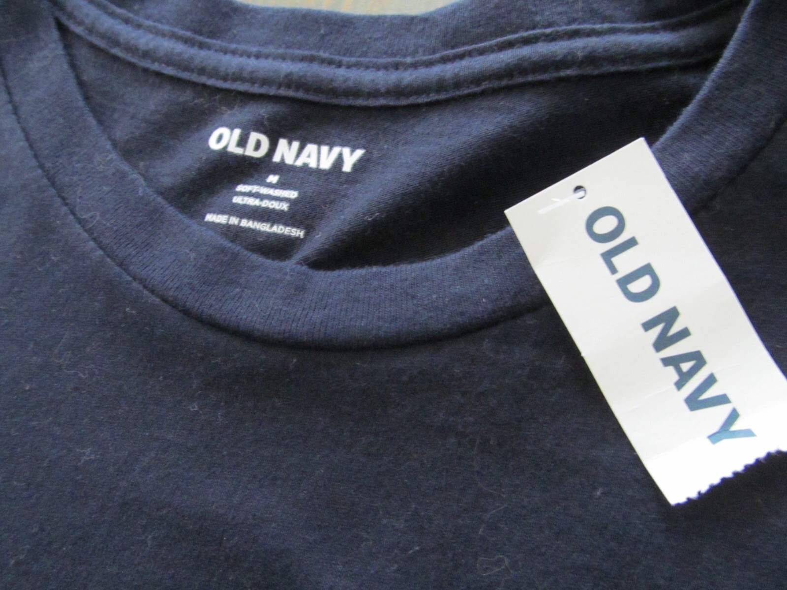 Old Navy Super Soft Poly Cotton Blend Men's Med Bigfoot Santa Long Sleeve Shirt gallery