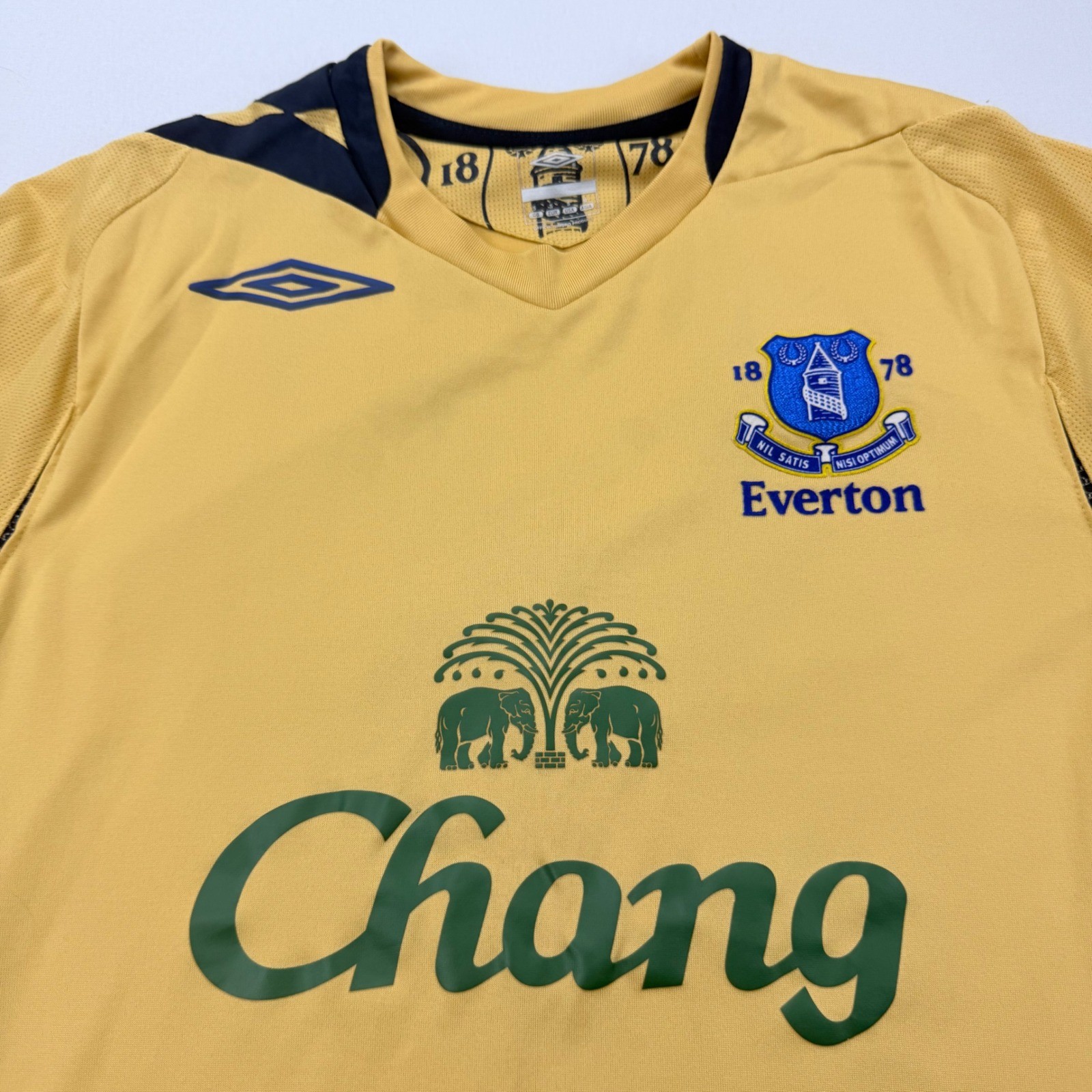 Umbro Everton Soccer Jersey Mens Small Yellow 2010-11 Away Chang Sponsor Kit gallery