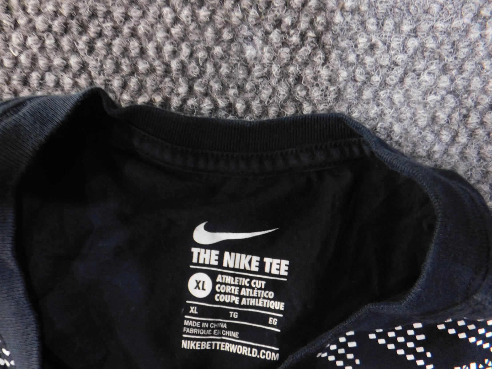 Nike Shirt Mens XL Black White Geometric Pattern Athletic Tee Pocket Streetwear gallery
