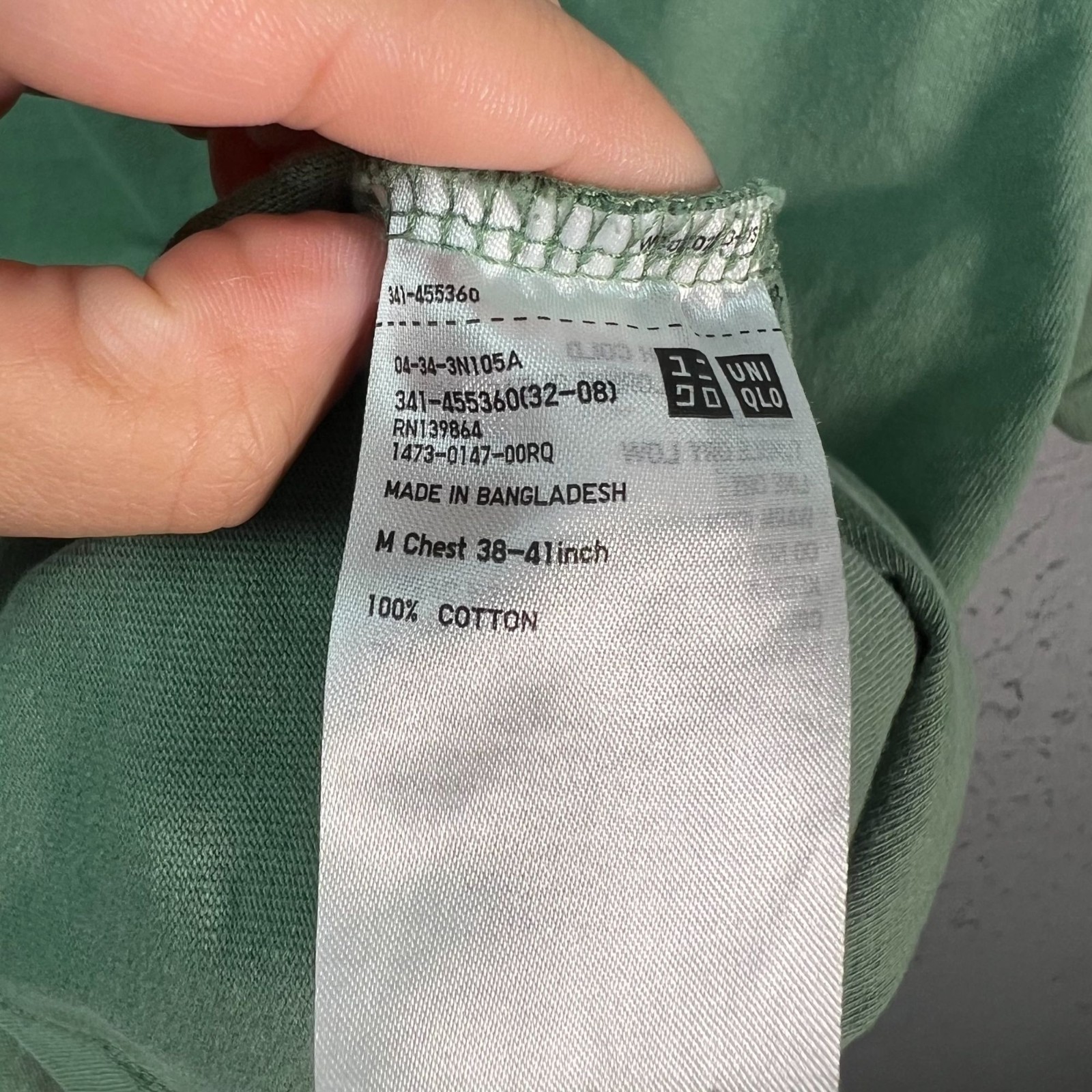 Uniqlo U Mens Size Medium Green Crew Neck Short Sleeve T-Shirt 100% Cotton gallery