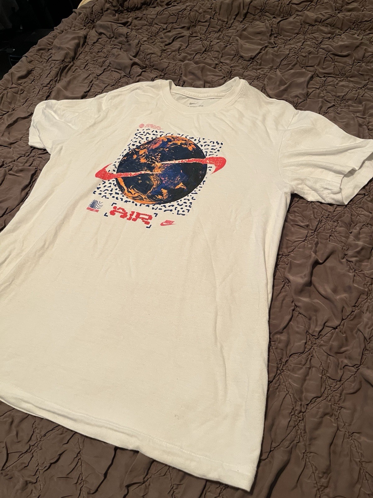 Nike Air Stylish White T-Shirt With World Logo In Size Small gallery