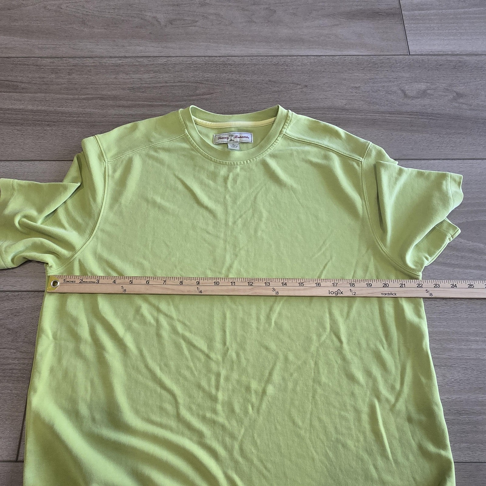 Tommy Bahama Shirt Mens Medium Green Solid Short Sleeve Crewneck Tee Tencel gallery