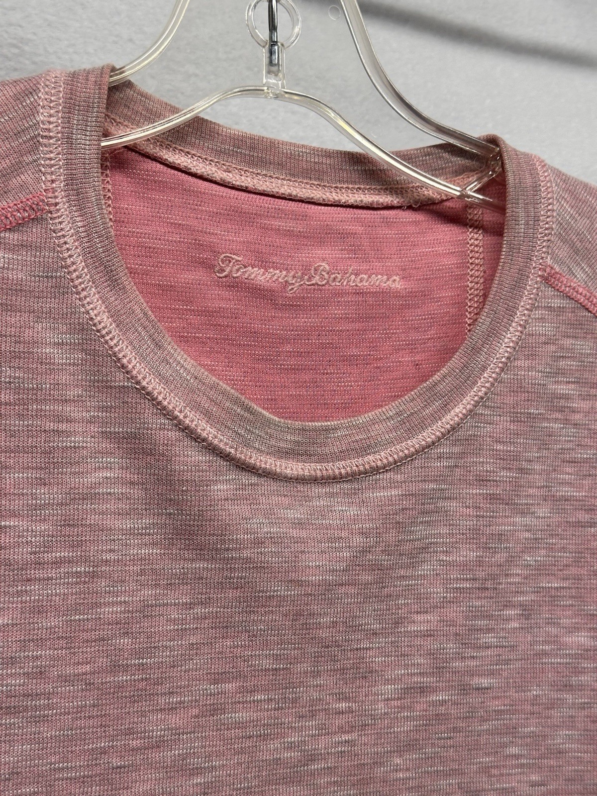 Tommy Bahama Men's Heathered T-Shirt Medium Reversible Coral/Pink gallery