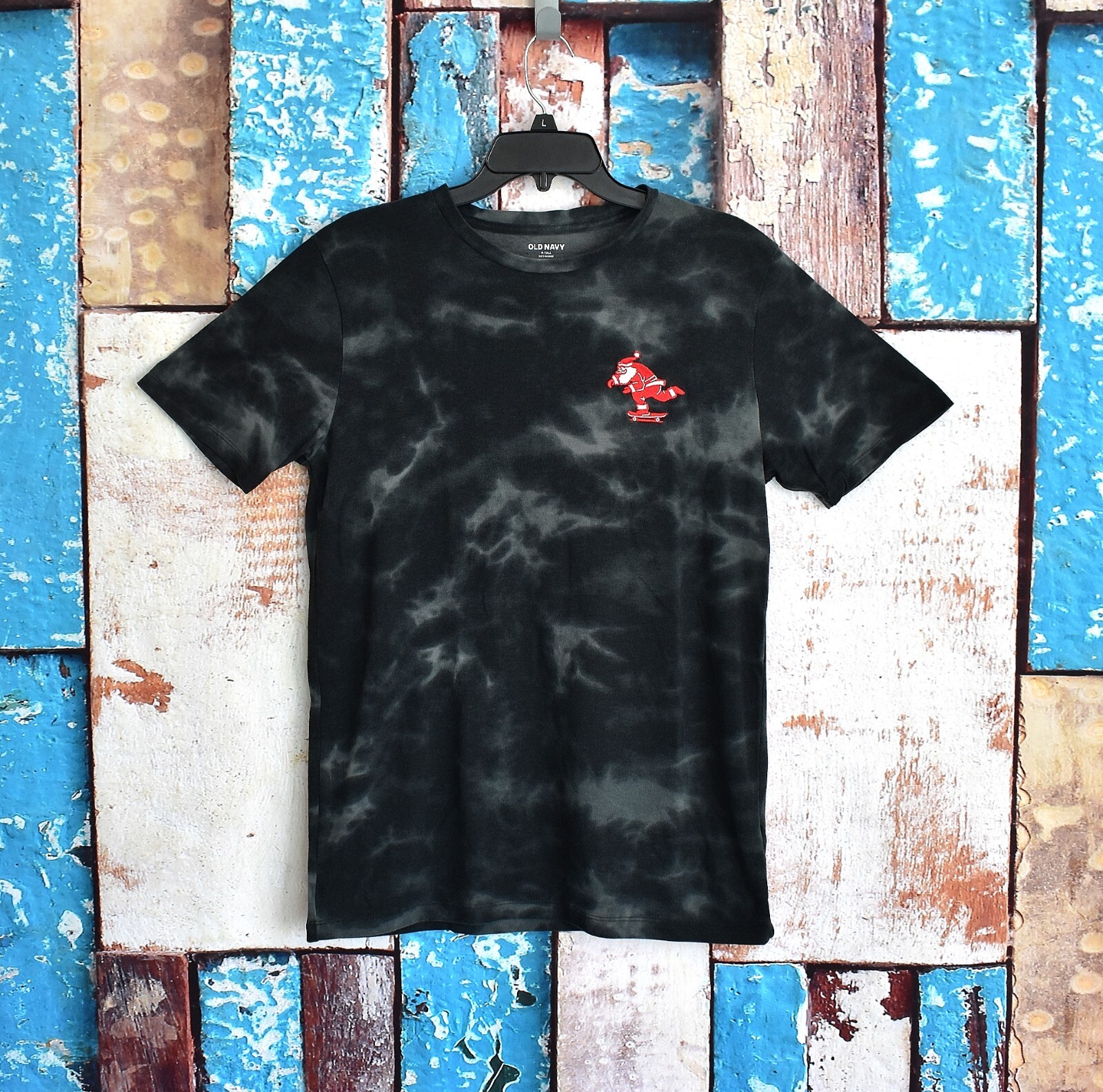 Unisex Old Navy Soft-Washed Crew-Neck T-Shirt M TAL Black Santa PRE-OWNED gallery