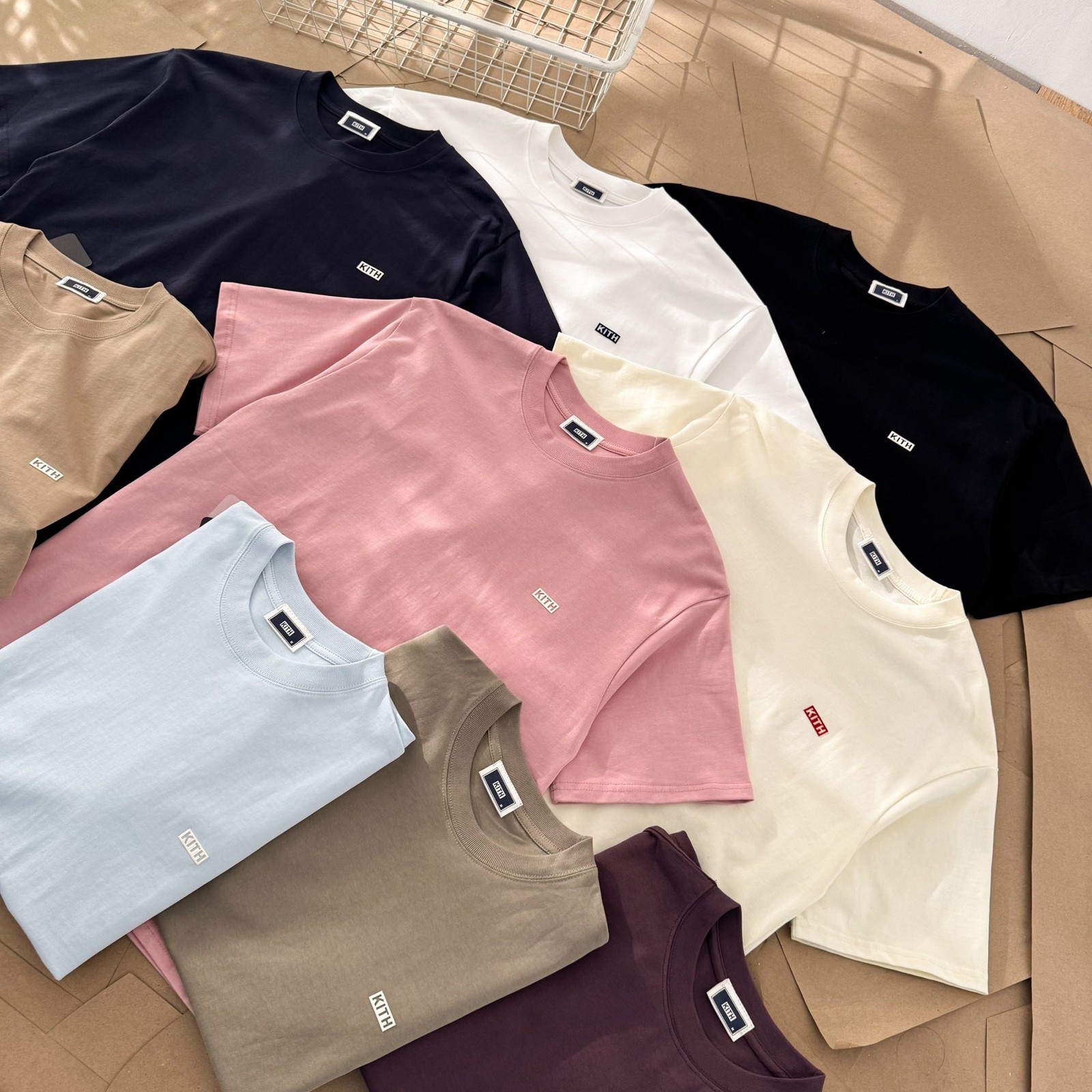 Kith Simple Flocked Small Box Logo Loose Neck Solid Color Short Sleeve Couple gallery