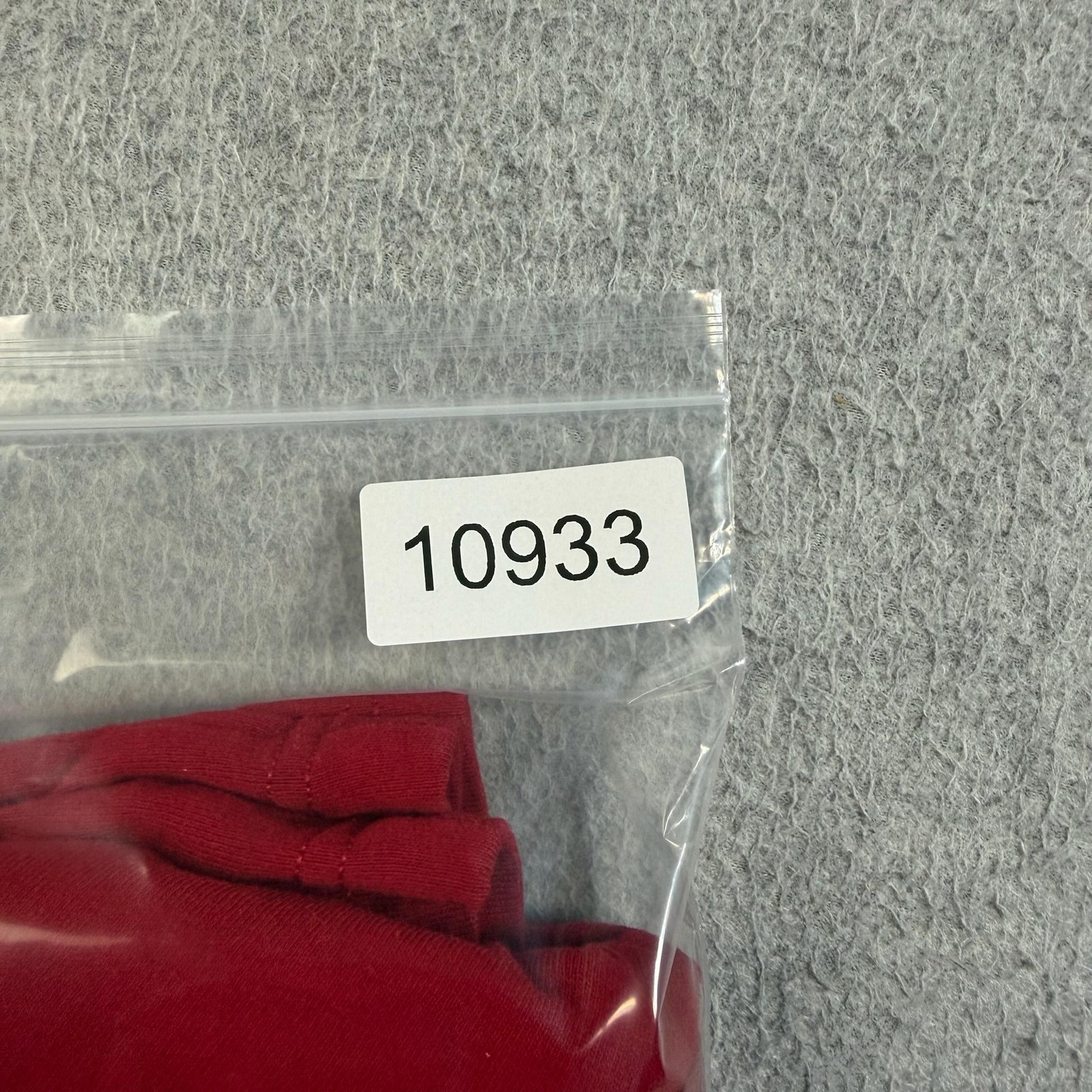 Apple Shirt Mens Large Red Long Sleeve Apple Logo Tee Tagless Crewneck Top Comfy gallery