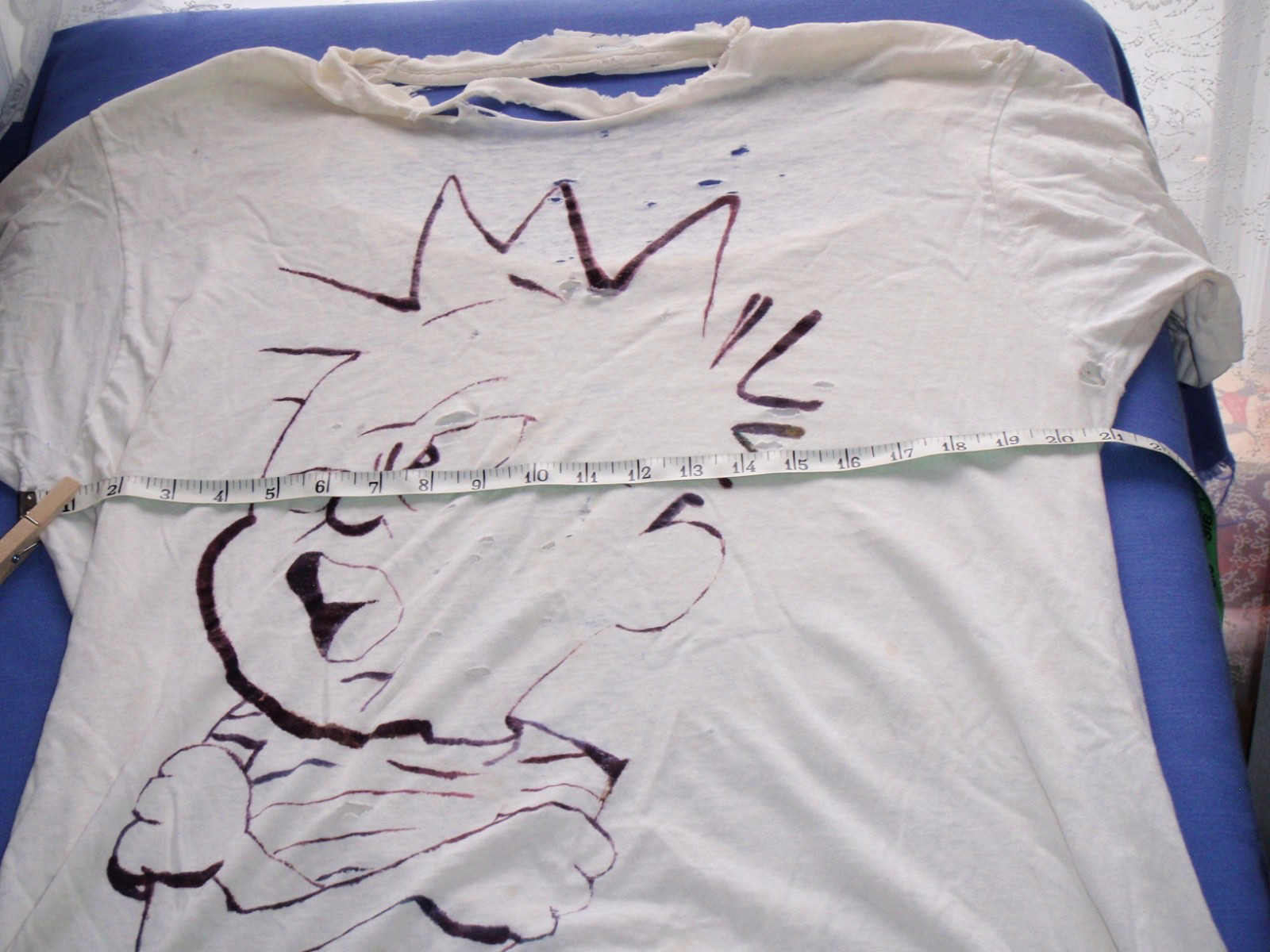 Thrashed Sheer 90s White Men 2XL T-Shirt Hand Drawn Graphic Single Stitch Ripped gallery