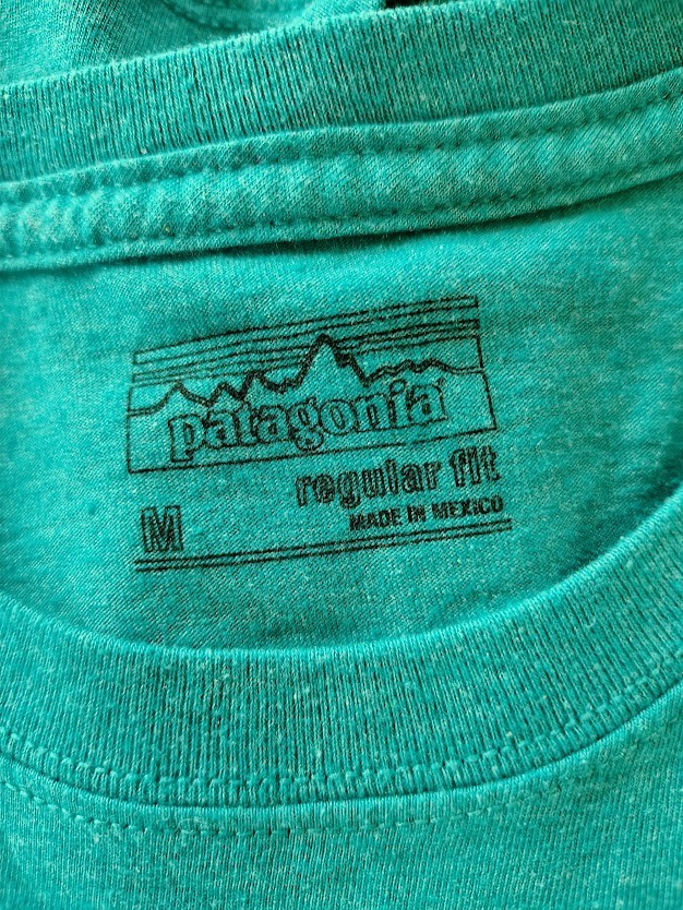 MEN'S PATAGONIA MEDIUM TURQUOISE T-SHIR IN EXCELLENT CONDITION gallery