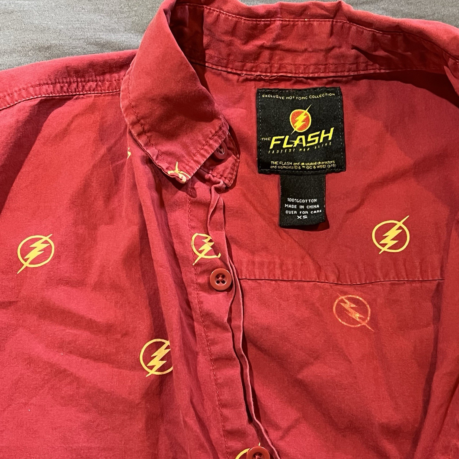 DC Comics The Flash Logo Button-Up Shirt Size XS gallery