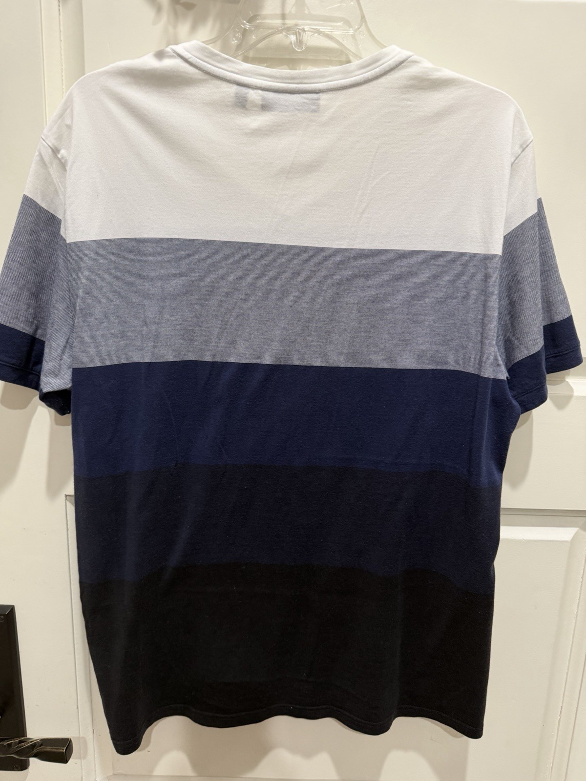 MURANO Liquid Luxury Slim Fit Tee Mens Large V-Neck gallery