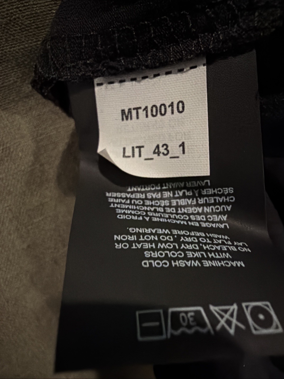 NWOT Cuts AO Men's XL Long Sleeve Crew Curve-Hem Black Tee- $64 Retail! gallery