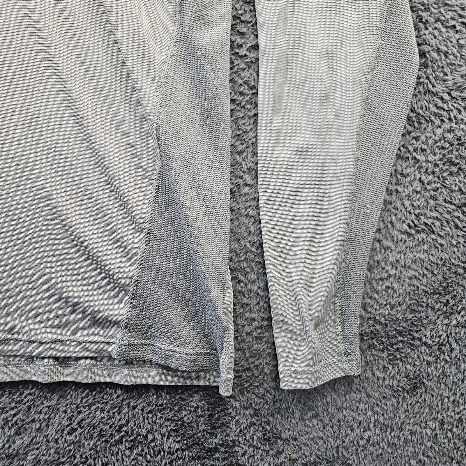 Patagonia Capilene 1/2 Zip Baselayer Silver Polyester Men Large *Small Holes gallery
