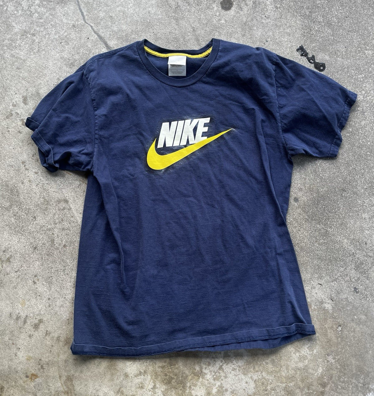 Vintage Nike Men’s L Blue Yellow Cotton Knit Logo Crew Neck tee USA Fabric