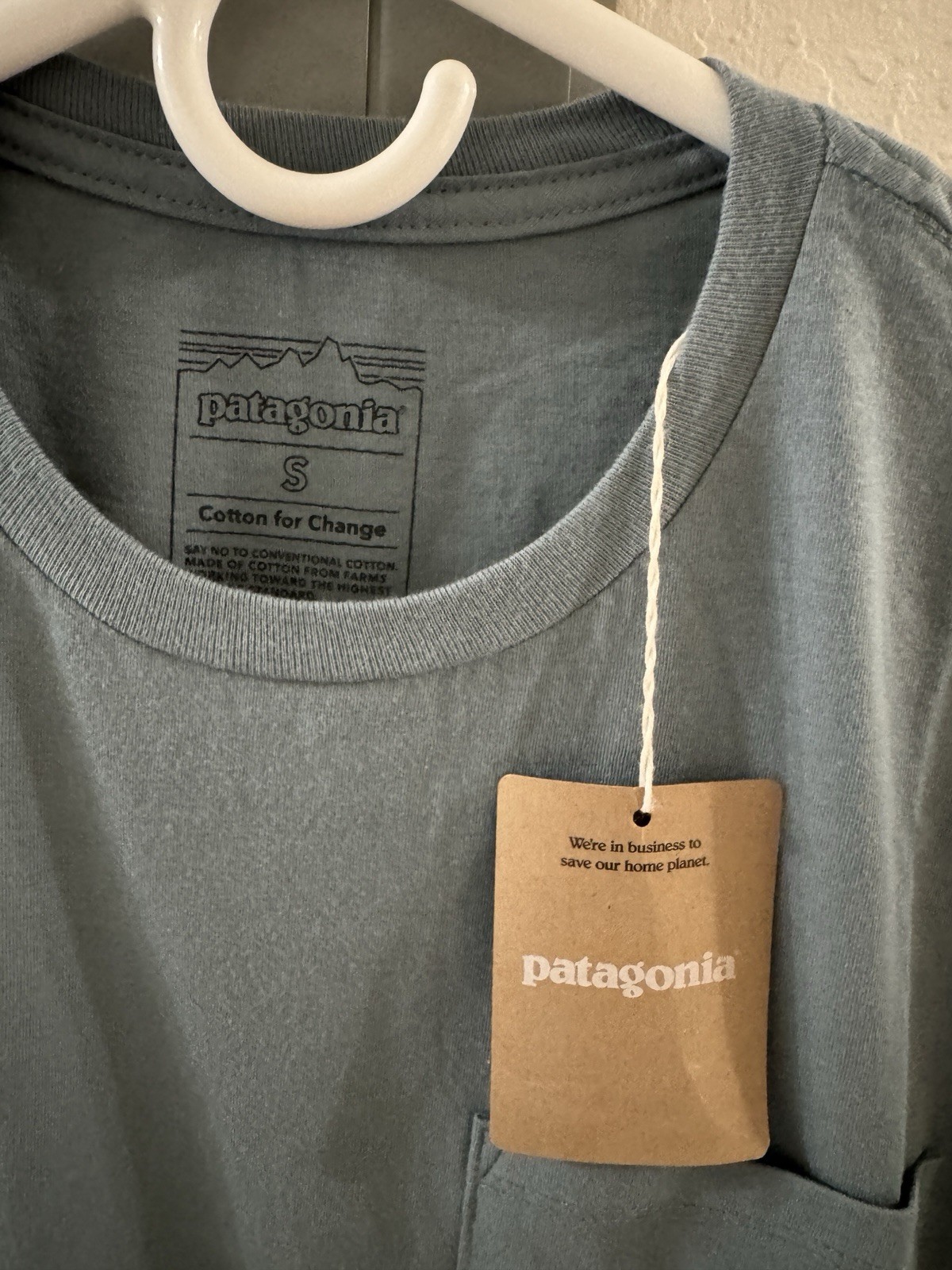 Patagonia M's Malama 'Aina Pocket T-Shirt - Hawaii 37852 Color: BLSG Size: S New gallery