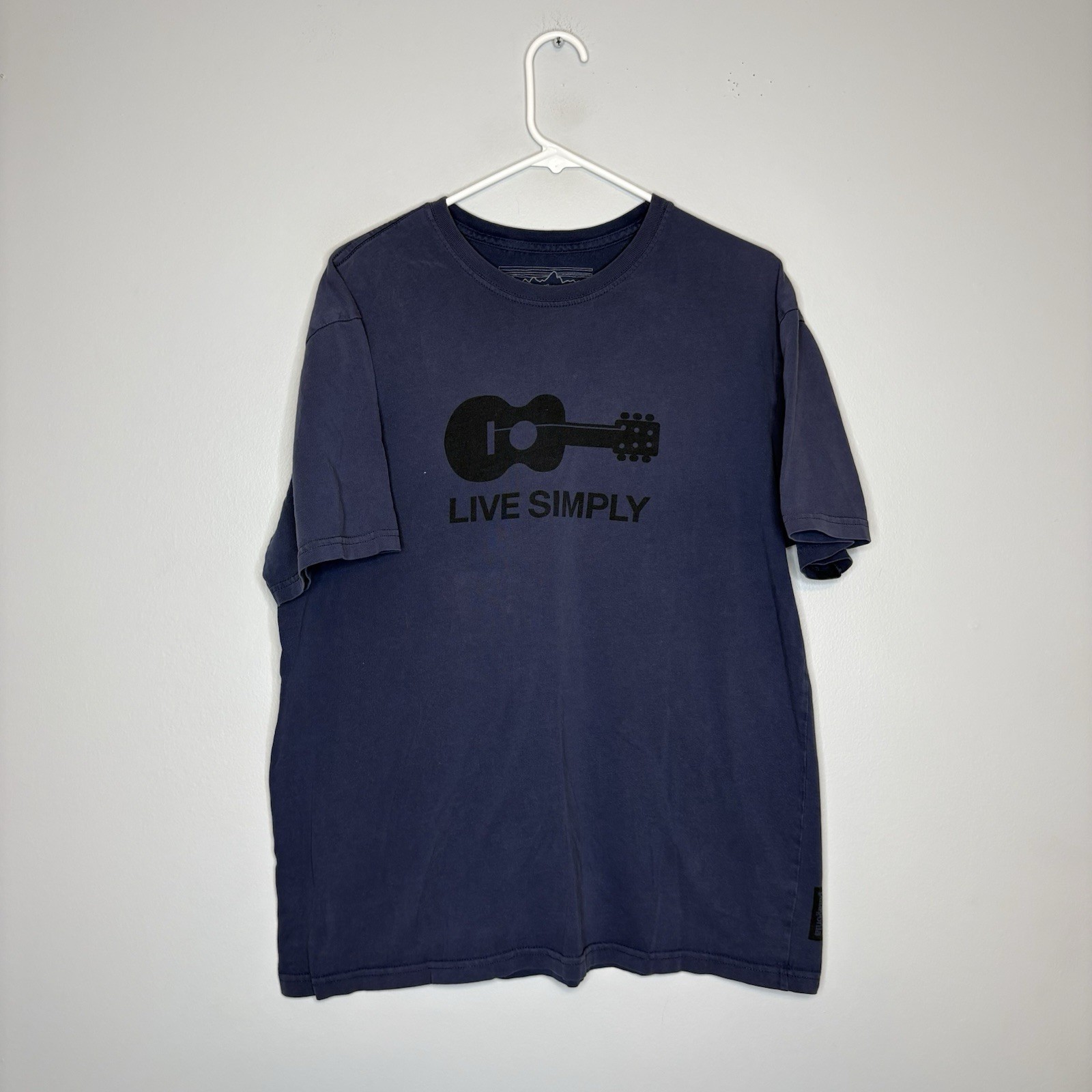 Patagonia Live Simply Guitar Graphic T Shirt Organic Cotton Size L Outdoor gallery